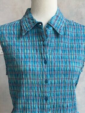 NWOT Smocked Stretch Short Sleeve Button-Up Teal Plaid Pattern. Spandex.